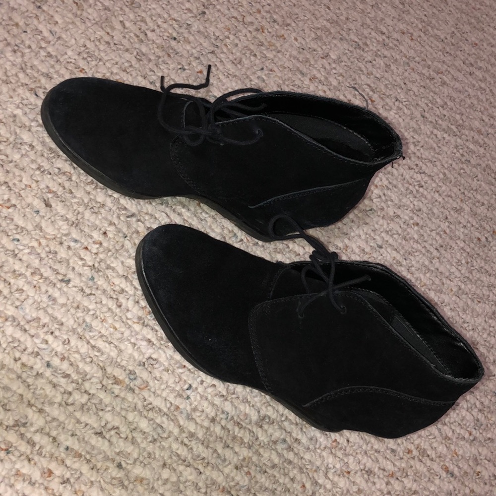 black wedge boots